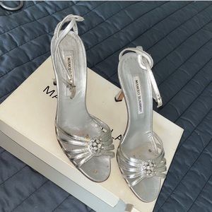 Great for black tie or cocktail party or jeans and a cool top